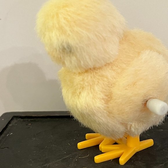 Wind-up Chick and Hen Laying Eggs - Picture 2 of 6